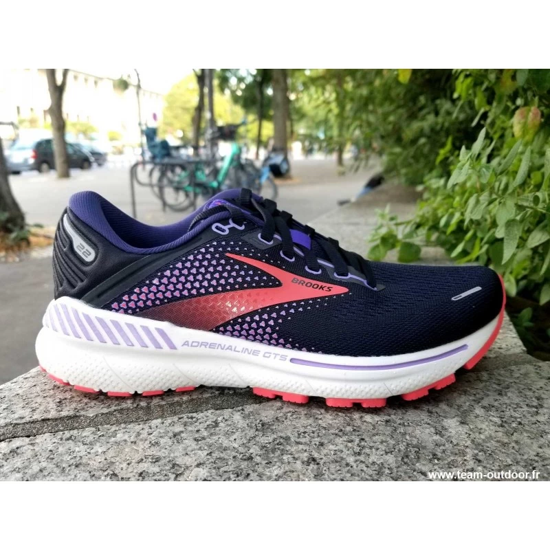 BROOKS Adrenaline GTS 22 Femme Black / Purple / Coral – Image 3