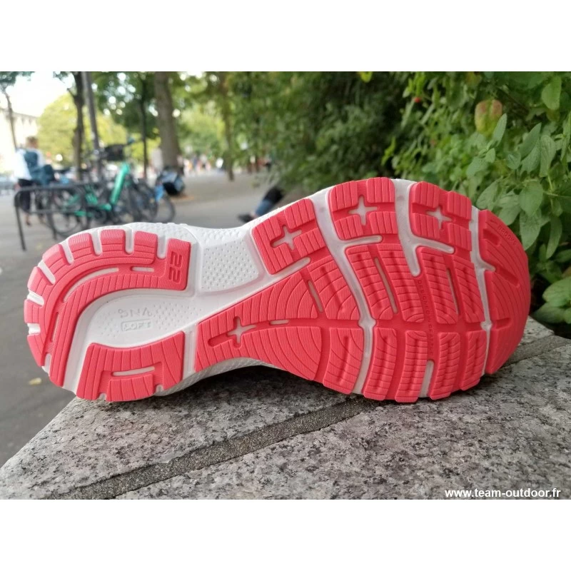 BROOKS Adrenaline GTS 22 Femme Black / Purple / Coral – Image 6