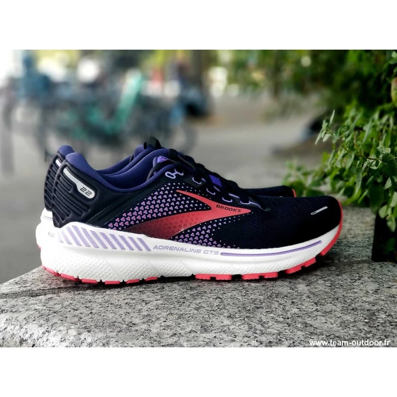 BROOKS Adrenaline GTS 22 Femme Black / Purple / Coral