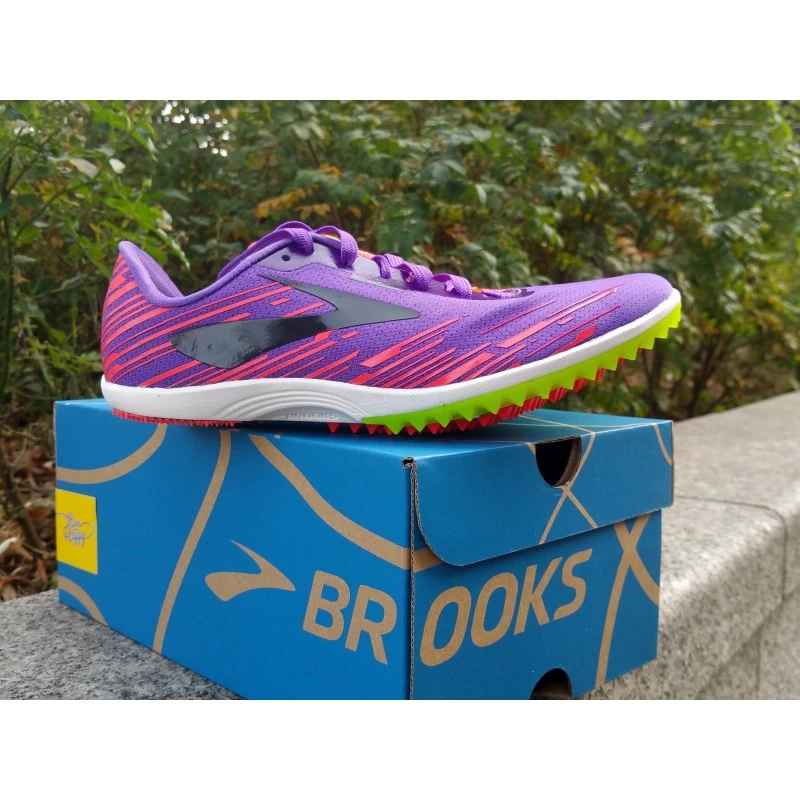 BROOKS Pointes Mach 18 Femme Fiery Coral / Electric Purple – Image 2