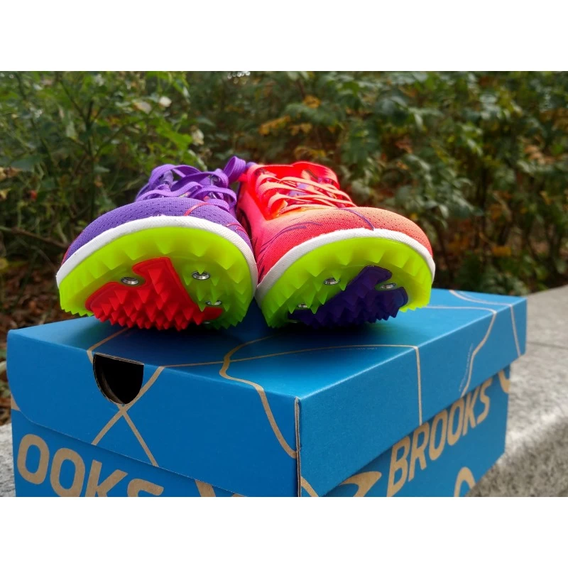 BROOKS Pointes Mach 18 Femme Fiery Coral / Electric Purple – Image 5