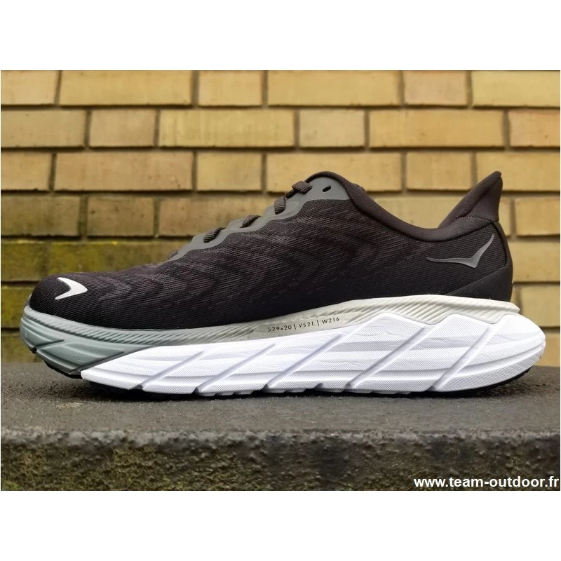 HOKA Arahi 6 Femme Black / White – Image 4