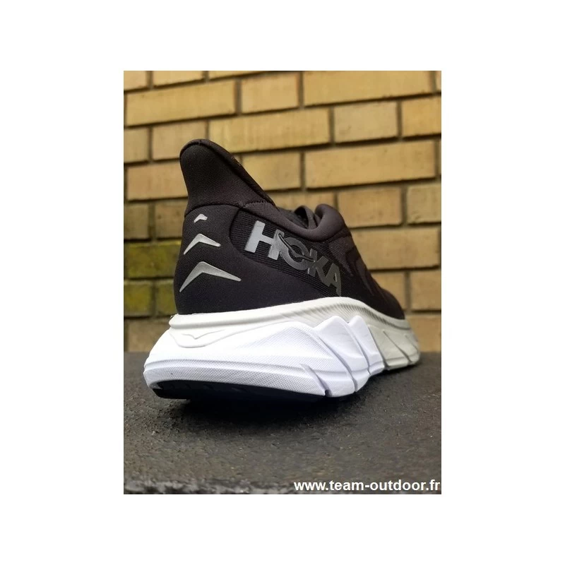 HOKA Arahi 6 Femme Black / White – Image 5