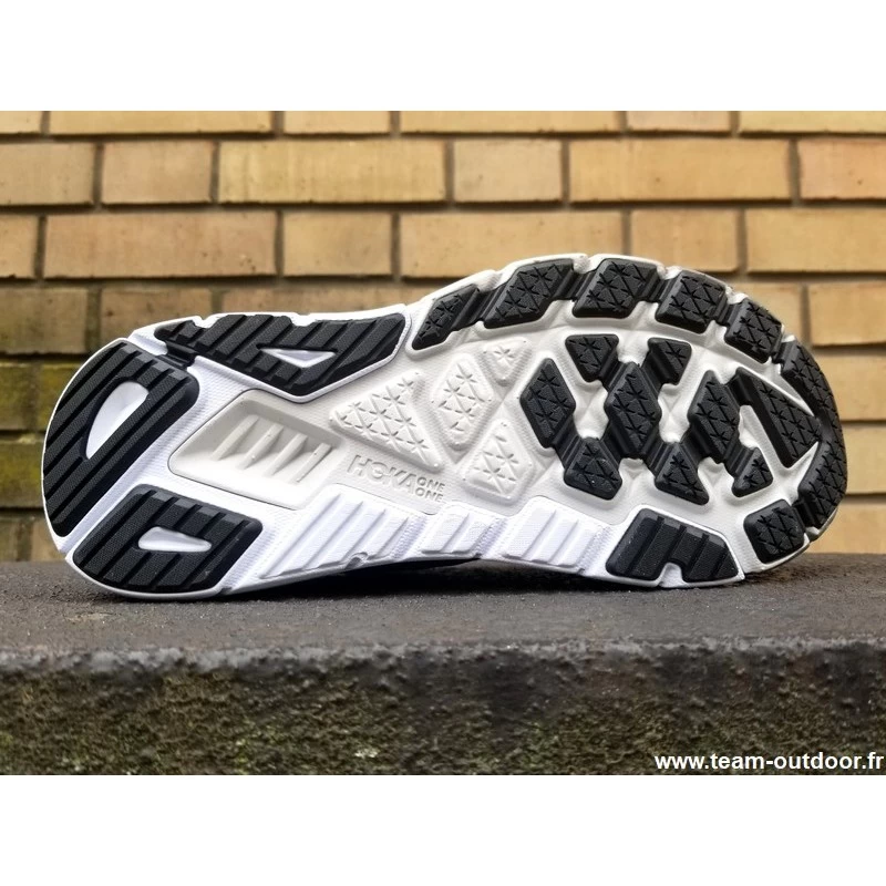 HOKA Arahi 6 Femme Black / White – Image 6