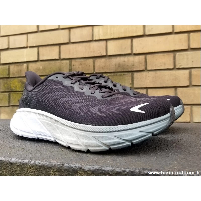 HOKA Arahi 6 Femme Black / White
