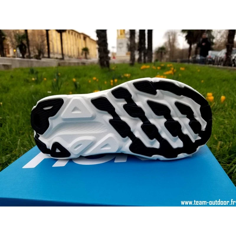 HOKA Clifton 9 Femme Black / Copper – Image 6