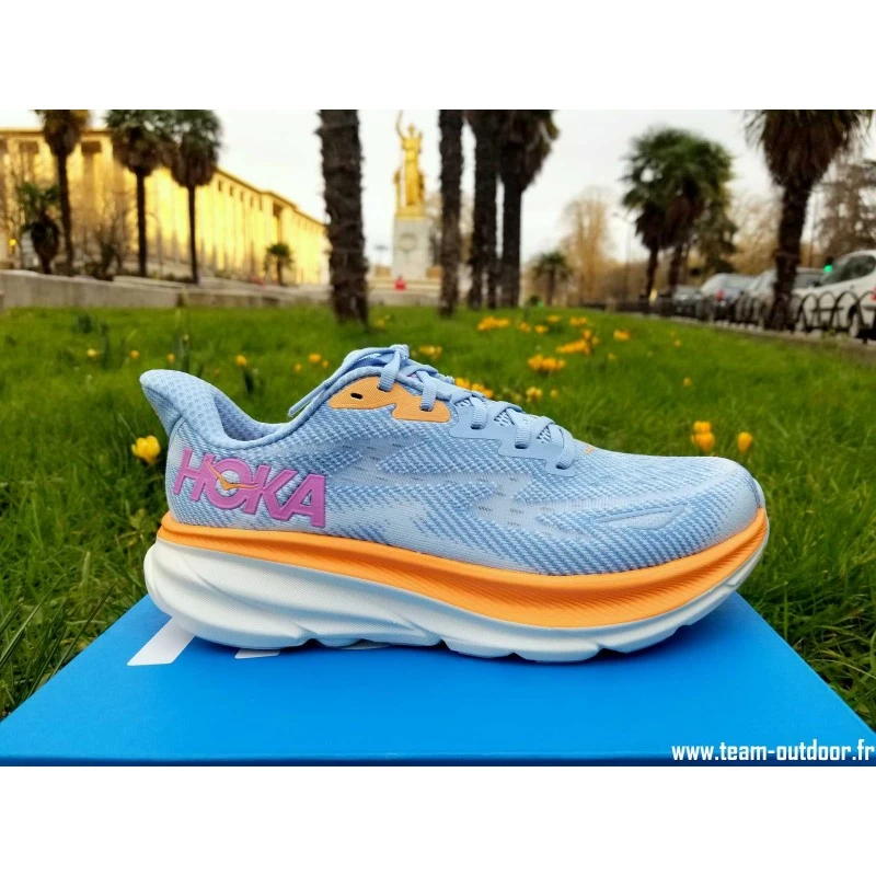 HOKA Clifton 9 Wide Femme Airy Blue / Ice Water – Image 4