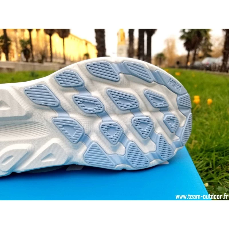 HOKA Clifton 9 Wide Femme Airy Blue / Ice Water – Image 9