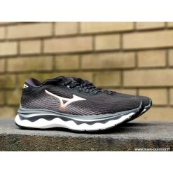 MIZUNO Wave Sky 5 Femme Black / Rose Copper / Quite Shade