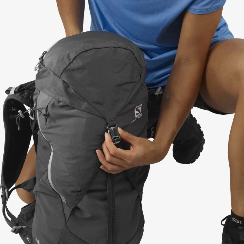 Sac SALOMON Out Night 28+5 Femme Ebony / Lilac Gray – Image 4